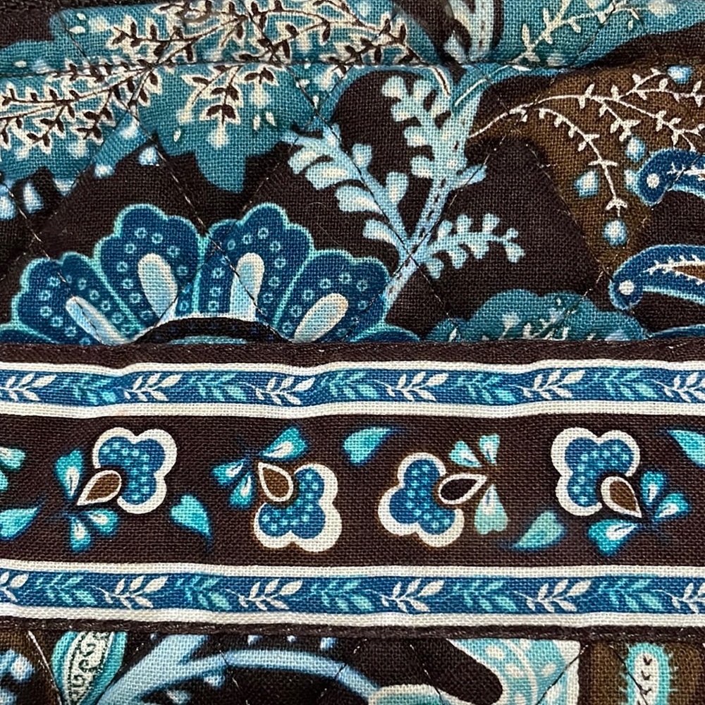 Vera Bradley Pouch - Picture 3 of 4